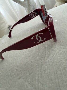 CHANEL Burgundy Acetate Sunglasses with Silver CC Logo